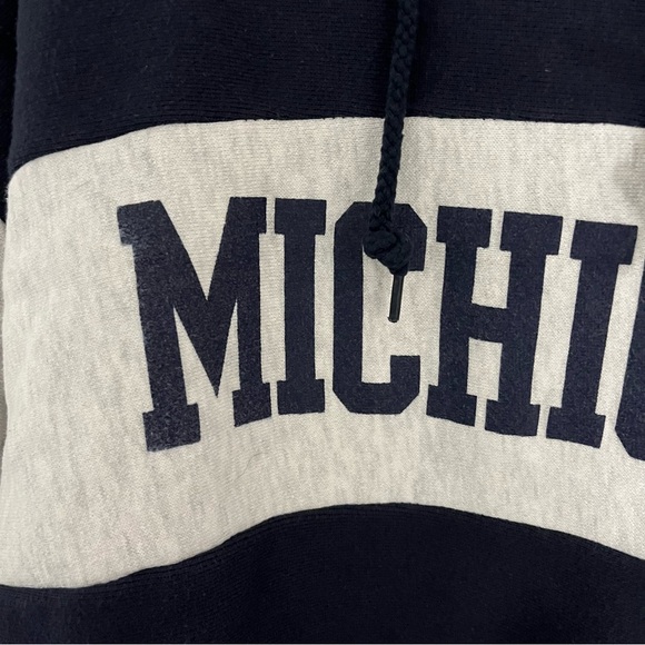 dark blue and ash grey University of Michigan hoodie - Picture 4 of 6